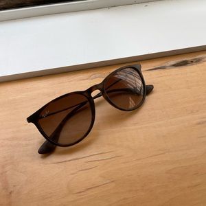 Women’s rayban sunglasses